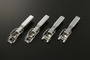 【REIZ(ライツ)】DA16Tキャリイトラック/スーパーキャリイ 交換式アオリハンドル 4ピース(1台分)セット 鏡面仕様 //キャリィー/荷台/デッキゲート/軽トラ/カスタムパーツ/ドレスアップパーツ/メ