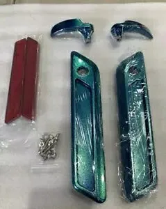 OS&D アドバンブラック デイトナ ブルー サドルバッグ リッド レバー & ラッチ カバー セット キット 14+HD 用 OS&D ADVANBLACK Daytona Blue SADDLEBAG LID LEVER & LATCH COVER SET KIT FOR 14+HD 【並行輸入品】