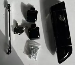 OS&D Advanblack ブラック ハーレーツアーパック用ヒンジ&ラッチキット OS&D Advanblack Black HINGES & LATCH KIT FOR HARLEY TOUR PAK 【並行輸入品】