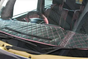 ムーヴ(カスタム) L150S/L152S/L160S (H14.10-) レースダッシュマット カラー：レースピンクxブラック