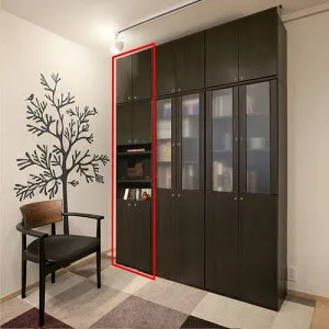 大容量突っ張り壁面本棚高さ250～259cm幅71～80cm奥行46cm厚棚板（棚板厚2.5cm） 本体棚扉サイズ:上扉52.5cm+下扉72.5cm(高さ=ラック高さ178cm+突張棚高さ65cm+伸縮突張金具)飾り棚付両開き扉大容量突