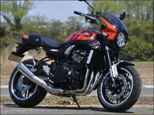 CHIC DESIGN シックデザイン ロードコメット Z900RS KAWASAKI カワサキ ビキニカウル カウル関連 外装 スクリーンカラー：クリア / 塗装カラー：【単色塗装】メタリックマットコバートグリーン／フ