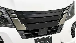 【M’s】 日産 E26 NV350 キャラバン 3型 (2021/10-) AIMGAIN 純VIP EXE フロントグリルカバー エイムゲイン エアロ パーツ カスタム ドレスアップ エクステリア 外装 部品 改造 社外 正規 本物 エイムガ