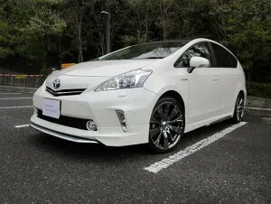 40系プリウスα 前期 フルエアロ3点セット【塗装込】【vanquish製】 PRIUS フロントリップスポイラー、サイドスカート、、リアアンダースポイラーDAA-ZVW40/41 トヨタ
