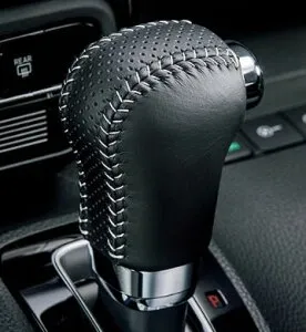 HONDA ホンダ 純正 シフトノブ ブラック × シルバー ステッチ 08U92-TTA-020A | honda純正 ホンダ純正 NBOX N-BOX NBOXカスタム N-BOXカスタム JF3 JF4 シフト ノブ AT 本革 レザー 革 DIY カー用品 車用品 内装
