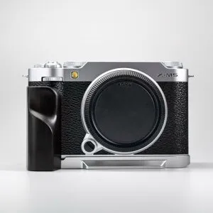 FUJIFILM 富士フイルム X-M5 XM5 カメラ ハンドグリップ L型 クイックリリース プレート レトロ ハンドル 高級 木製 グリップ Arca標準仕様 (紫檀木銀板)