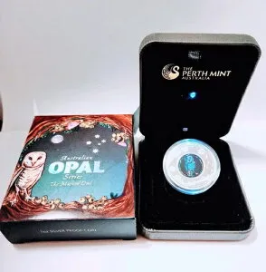 2014-P オーストラリア オパール シリーズ - マスクド フクロウ - 1 オンス .999 純銀コイン (OGP 付き)