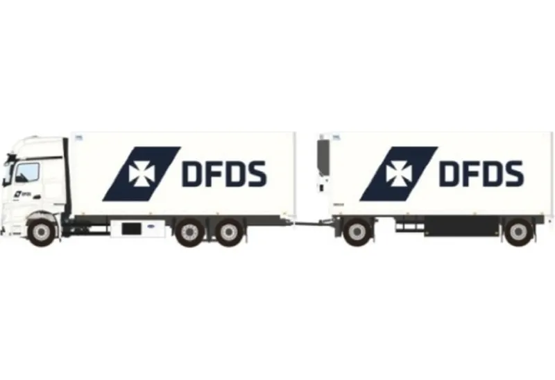 WSI MODELS 新品 ミニカー 1/50 DFDS MERCEDES-BENZ ACTROS MP5 GIGA SPACE RIGED REEFER TRUCK 6X2 TAG AXLE RIGED REEFER DRAWBAR TURNTABLE TRAILER - 5 AXLE [01-4547]