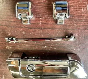 OS&D Advanblack ハーレーツアーパック用クロームヒンジ&ラッチキット OS&D Advanblack CHROME HINGES & LATCH KIT FOR HARLEY TOUR PAK 【並行輸入品】