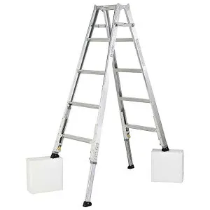 アルインコ 軽量型 伸縮脚付専用脚立 KARU180 5段 5尺・6尺 天板高さ：1.41～1.70m