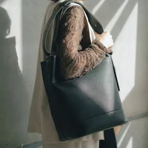 【送料無料】 &MyuQ アンドミューク 別注 JUNO バケツ型トートバッグ MCB071-JF レディース 鞄 2025AW F ブラック