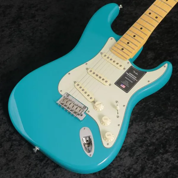 American Professional II Stratocaster Maple Fingerboard [Miami Blue]
