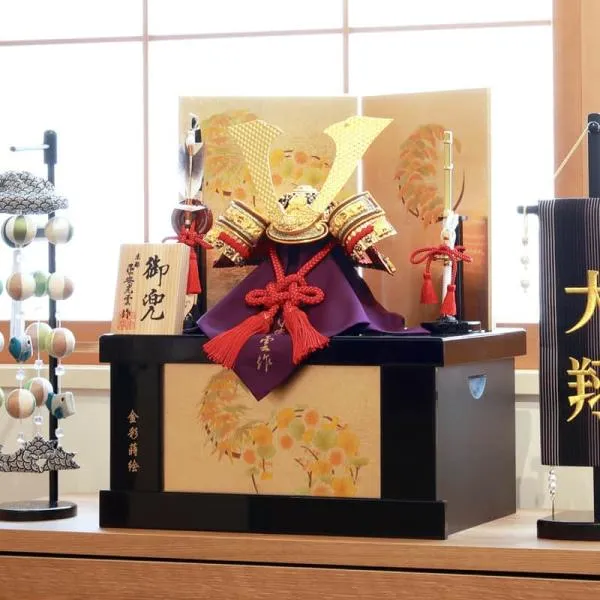 五月人形 コンパクト 兜収納飾り 兜飾り 平安光雲作 金箔押小札 正絹 赤糸縅 8号 h085-fz-6m22-st-790