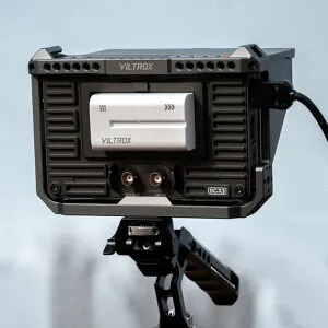 VILTROXDC-X3カメラモニター&ケージセット3G-SDIフィールドモニター6インチ2000Nitsビデオモニタータッチ式4KHDMIカメラモニターフルHD1920x1080外部モニターカメラ3DLUT