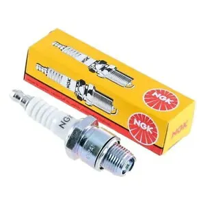 スパークプラグ NGK DR8EA Malaguti Madison 400 R 2002-2007 Spark Plug NGK DR8EA Malaguti Madison 400 R 2002-2007 【並行輸入品】