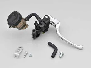 【4月28日出荷】デイトナ(DAYTONA) DAYTONA・NISSIN ラジアルブレーキマスターシリンダー [スモークタンク] ブラック/シルバー DAY39984