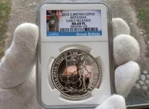 非常に希少な 2014 年 1 オンス ブリタニア シルバー 2 ポンド コイン NGC MS69PL !!!