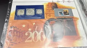 1976年バイセンテニアルSミントセット（40%シルバー、3ピース）ディスプレイパネル付き（切手付き）