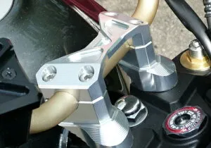 AGRAS アグラス ハンドルアッパーブラケット ZRX1200ダエグ KAWASAKI カワサキ ハンドルポスト・ハンドルライザー ハンドル周辺パーツ ハンドル