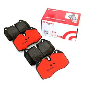 【送料無料】 brembo ブレンボ ブレーキパッド フロント用 P50 067N MERCEDES BENZ W204 (Cクラス WAGON) 204254 CERAMIC ディスクパッド ブレーキパット