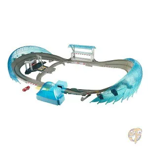 【5日最大1500円クーポン】Disney/Pixar Cars 3 Ultimate Florida Speedway Track Set ディズニーカーズ3 フロリダスピードウェイトラック【US輸入品】 送料無料