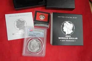 2021-S $1 MS70 PCGS モルガン 99.9% シルバー ドル ファーストストライク USA 国旗ラベル