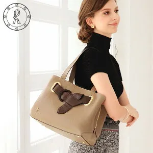 【ロベルタ】通勤バッグ◆お仕事バッグの1つの完成形。信頼を結ぶ、アイコン・ベルトモチーフのA4お仕事バッグ Legare（レガーレ）ロベルタディカメリーノ【web限定】トート ショルダー