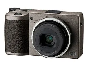 【新品】【即納】RICOH GR III Diary Edition [メタリックウォームグレー] コンパクト デジタルカメラ リコー 写真 機器