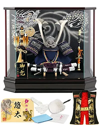 人形屋ホンポ 五月人形 兜ケース飾り 兜飾り 平安義正作 ブロンズ角鍬 12号 紅溜塗 六角パノラマケース 5月人形 兜 おしゃれ 初節句 h285-sm-28-5-01