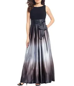 イグナイト レディース トップス ワンピース プチ サテン ノースリーブ Ignite Evenings Petite Size Boat Neck Ombre Satin Bow Sleeveless Gown Black/Silver ブラック