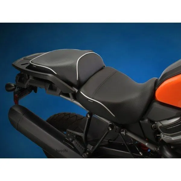 SHD1920SEE111 Sargent Premium レギュラーフロント&リアシート Duratex ハーレー パンアメリカ パイピング:メタリックシルバー JP店