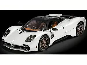 【予約】2026年発売予定PAGANI UTOPIA クーペ 2023 パールホワイト/ POCHER 1/8 556台限定 モデルキット模型