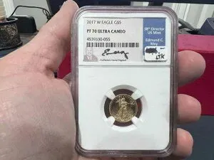 2017 Wイーグルゴールド 5ドル NGC PF70 ウルトラカメオ 1/10オンス プルーフコイン CBJサイン入り