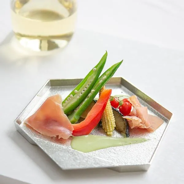 つまみ皿 TAKASU L ( 能作 母の日 プレゼント 初任給 プレート 醤油皿 豆皿 和食 洋食 高岡銅器 結婚 出産 内祝い 引き出物 金婚式 )