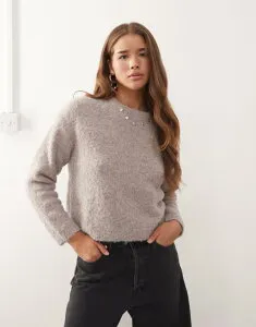 ノイジーメイ レディース アウター ニット・セーター クルーネック セーター ニット Noisy May loose crew neck knit sweater in taupe Silver Mink ミンク