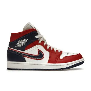 Jordan ジョーダン レディース スニーカー 【Jordan 1 Mid USA (2022) (Women's)】 サイズ US_5.5(22.5cm) Gym Red/Sail/Light Iron Ore/Midnight Navy