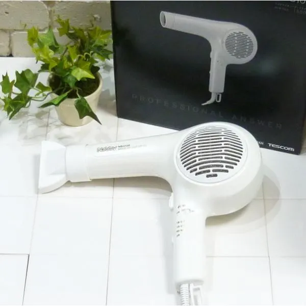 [送料無料(北海道・沖縄、離島除く)] Nobby マイナスイオンヘアードライヤー NB3100 ＜ホワイト＞