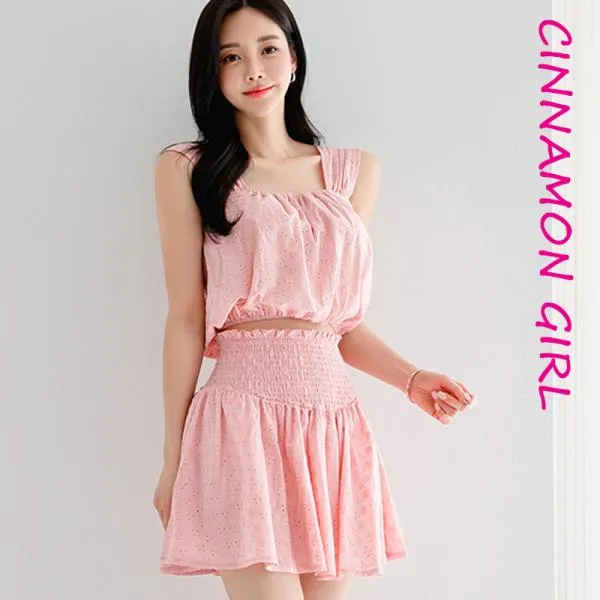 【ツーピースセット】【全2色】パンチングトップ×ミニスカートセット ピンク ブラック【250627set1】( lam )(250626)